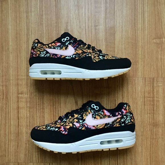 SOLD! Nike Air Max 1 Floral - Picture 4 of 8